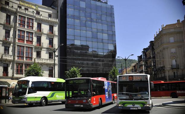 Los trabajadores de Bilbobus mantienen la huelga en Santo Tomás El Correo